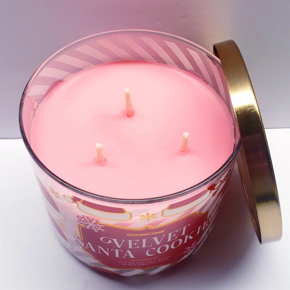 Goose Creek VELVET SANTA COOKIE Large 3-Wick Scented Candle, 14.5 oz